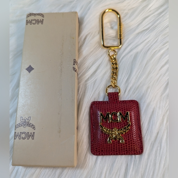 ♥️ MCM Red Pebbled Leather Keychain/Bag Charm ♥️ - Picture 4 of 6